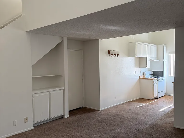 Victory Apartments — Photo 14