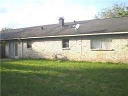 3rd image of 1206 Memorial Glen Dr