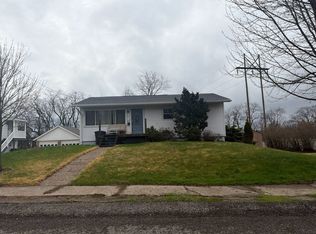 1512 Alden St, Aliquippa, PA 15001