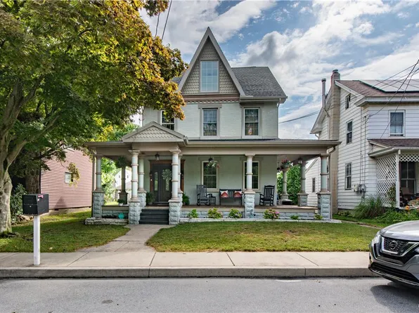 24 N Canal St, Walnutport, PA 18088