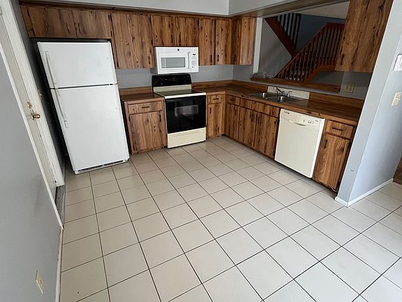 5th image of 4416 Ring Neck Rd #18-B-2