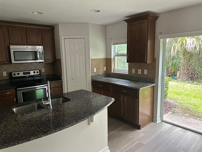 2800 Birchcreek Dr — Photo 8