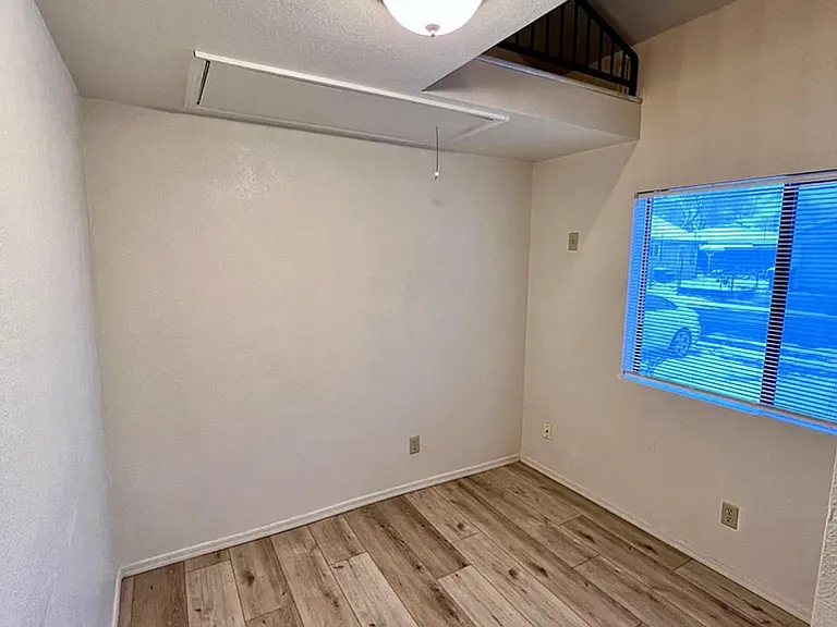 13 E Dupont Ave — Photo 20
