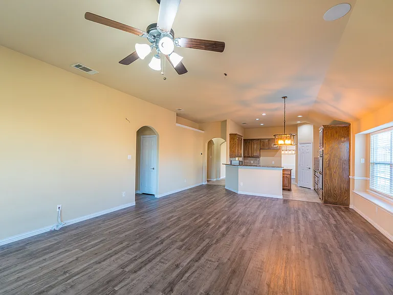 918 Witherby Ln — Photo 15