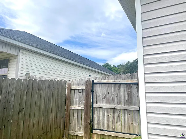 107 Jaybee Dr — Photo 16