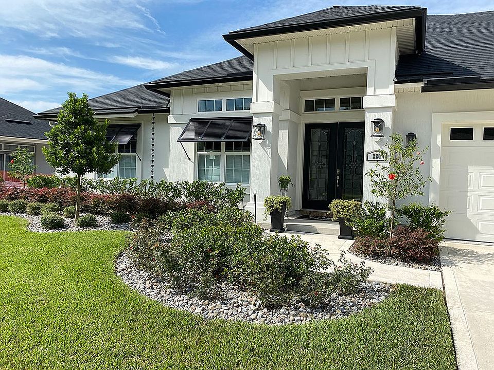 1st image of 220 Windwalker Dr