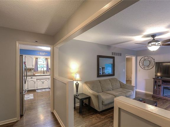 4th image of 18011 E Dakota Dr