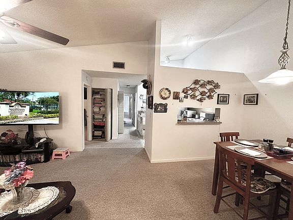 4th image of 6543 Chasewood Drive #E