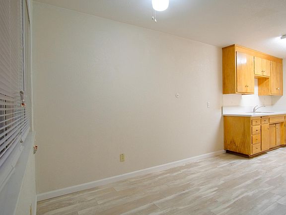 5th image of 4211 Tresler Ave