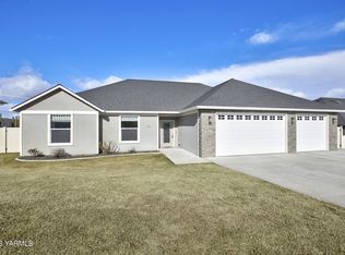 7901 Crestfields Rd, Yakima, WA 98903