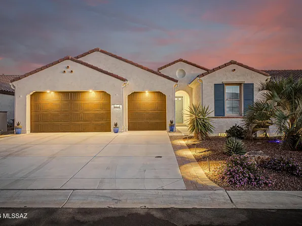 1372 E Quartzite Way, Green Valley, AZ 85614