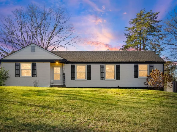 1673 Valley Rd, Clarksville, TN 37043
