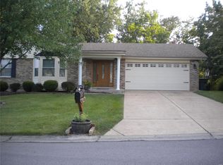 75 Crescent Hills Dr, Saint Peters, MO