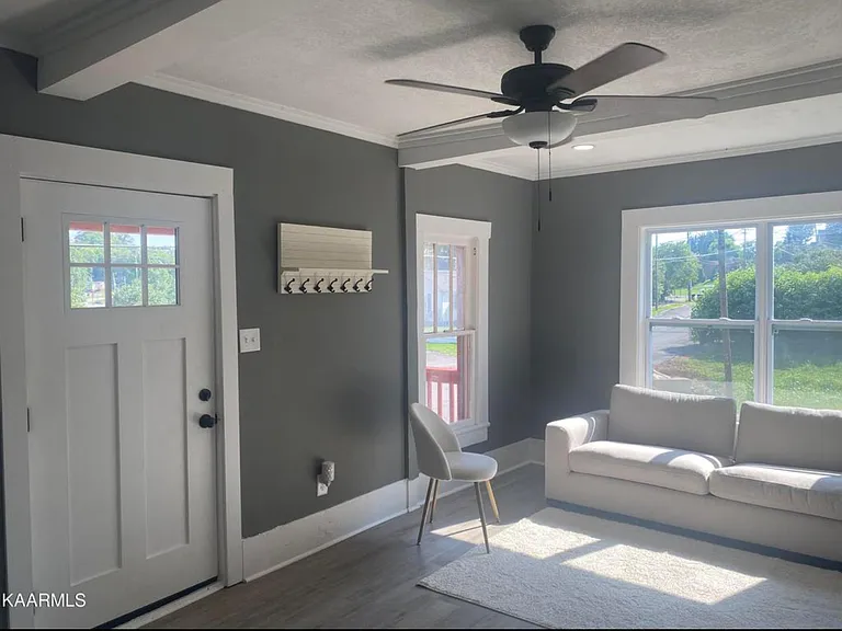 206 Ferry St — Photo 16