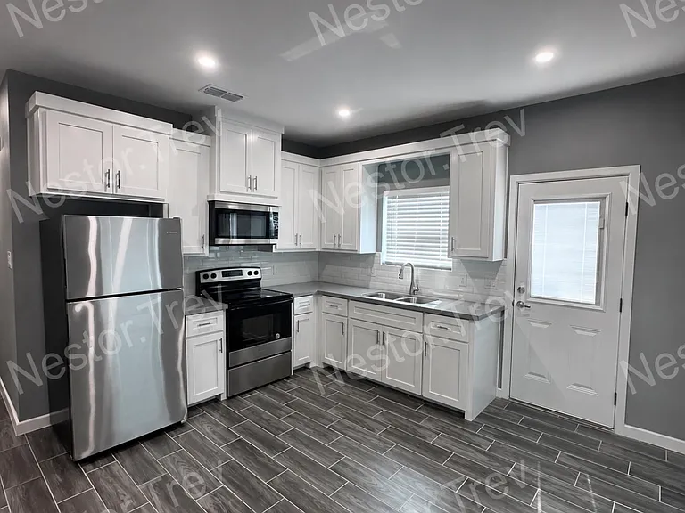 3008 W Driftwood St #1 — Photo 6