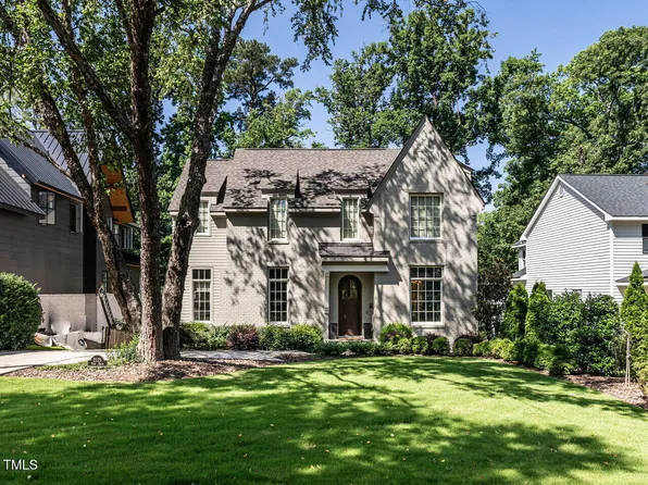 2125 Pine Dr, Raleigh, NC 27608