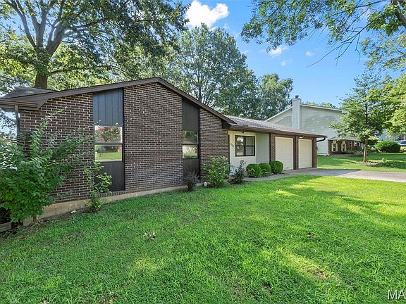 4th image of 1806 Grandview Dr