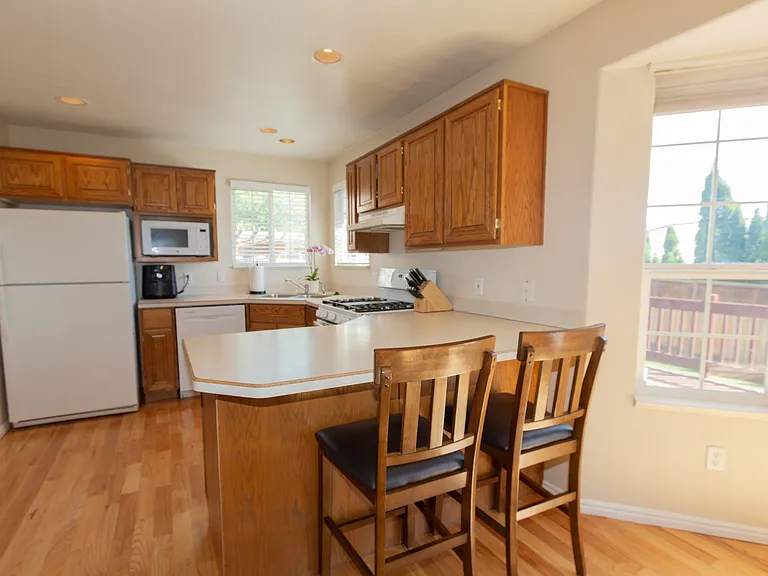 1452 Mountain Rd — Photo 7