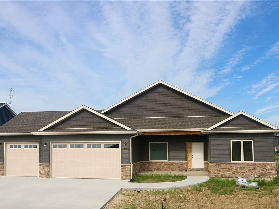 2nd image of 2237 Fawnview Dr