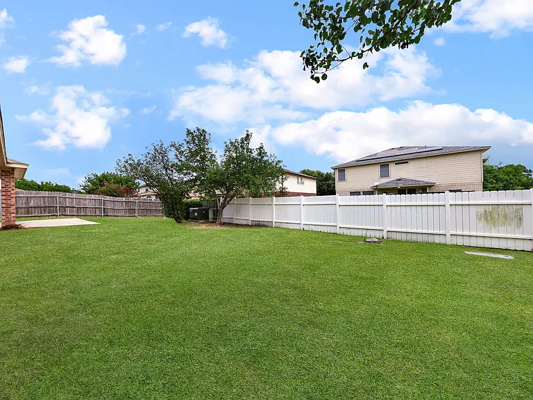 1804 Lobrecht Ct — Photo 27