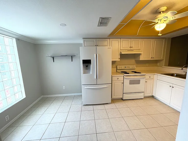 26741 Little John Ct #14 — Photo 9