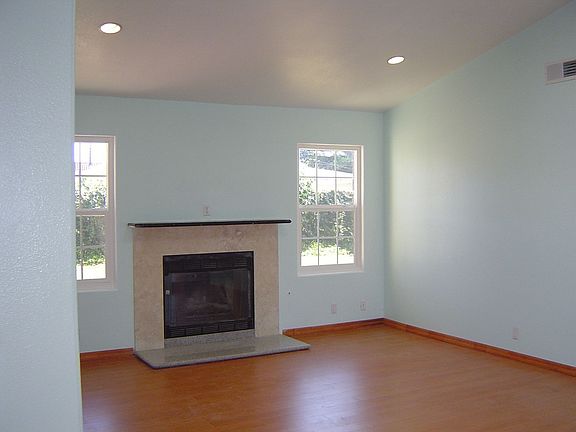Family Room/Fireplace