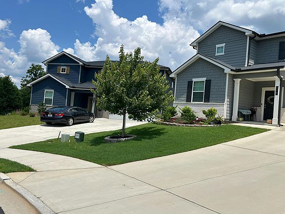 2nd image of 300 Summit Pointe Dr