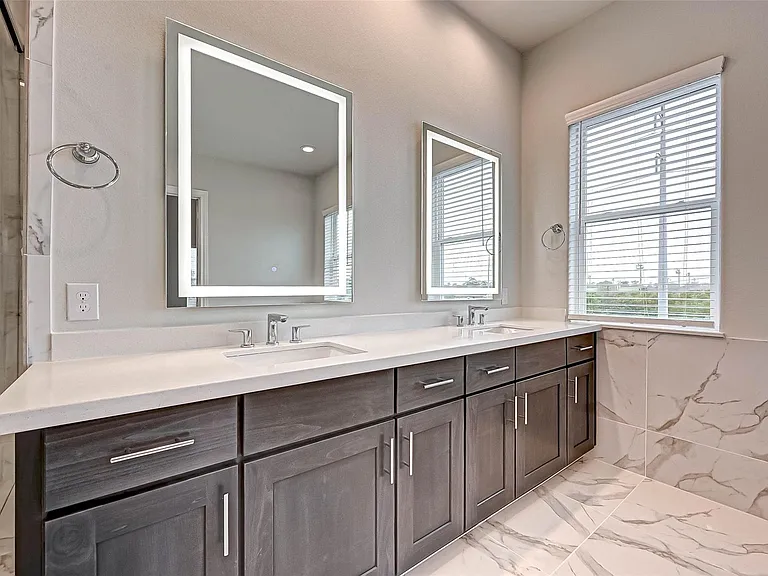 2234 Lou Ellen Ln #A — Photo 40