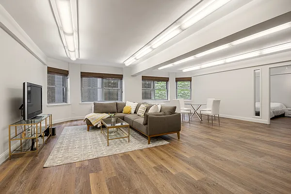 Sold by Bradley Rothschild Real Estate | media 6