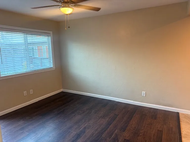 4182-4188.5 Oregon St — Photo 2
