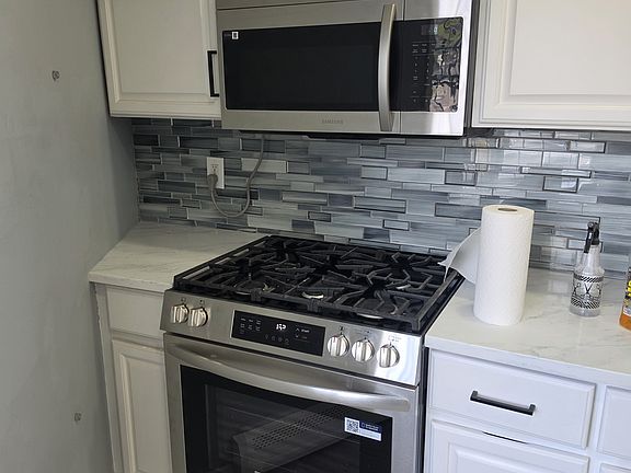 5th image of 360 E 167th St #2