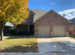 15620 Gatehouse Dr, Roanoke, TX 76262