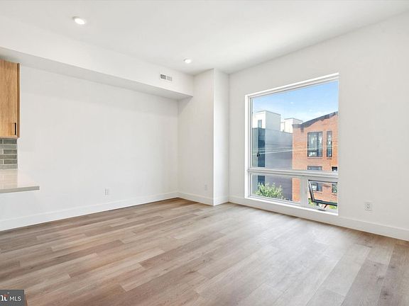 5th image of 2025 Frankford Ave #G
