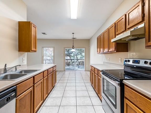4th image of 13159 Brook Garden Ln