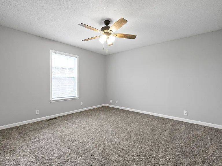 Peabody Dr - 358 — Photo 13