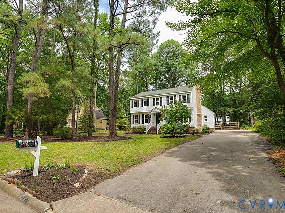 3rd image of 4223 Round Hill Dr