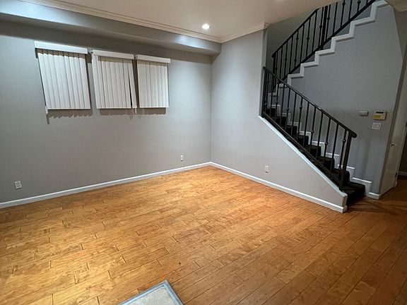 5th image of 1414 N Hollywood Way