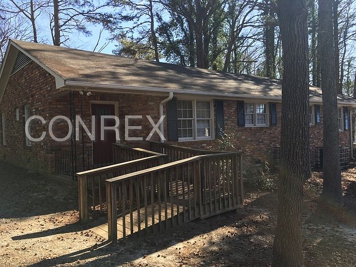 1st image of 106-108 James Ct