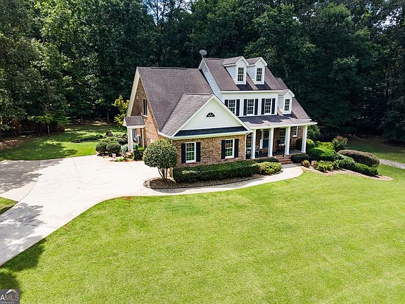 3rd image of 195 River Cove Mdws