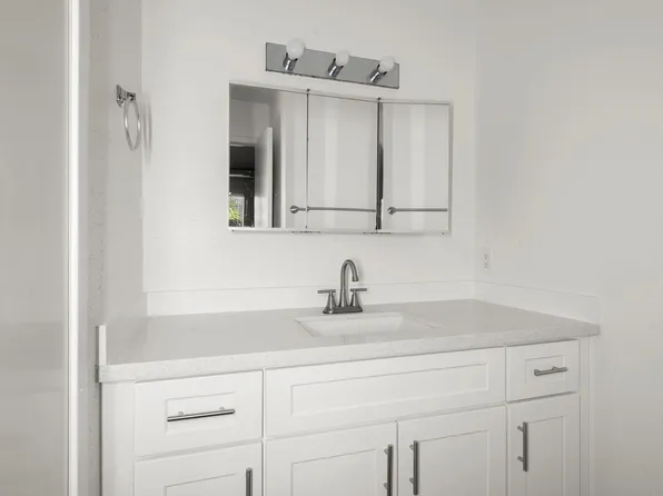 9009 Richmond Ave, Houston, TX