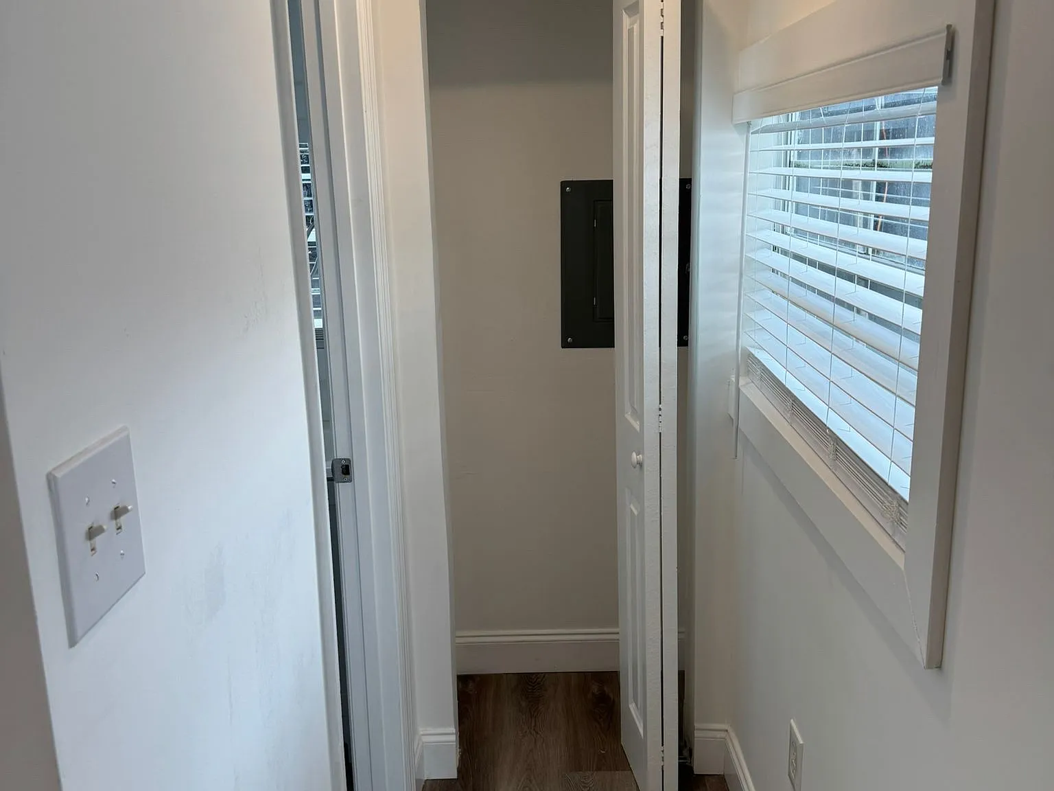 1325 E Main St — Photo 3