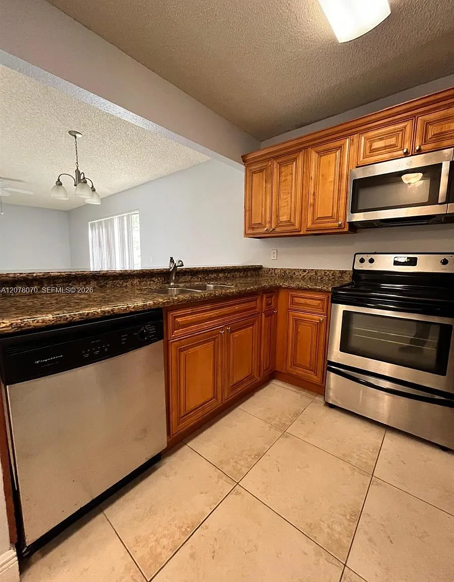Palm Beach Place Condo — Photo 3