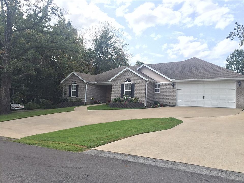1st image of 11 Doon Cir