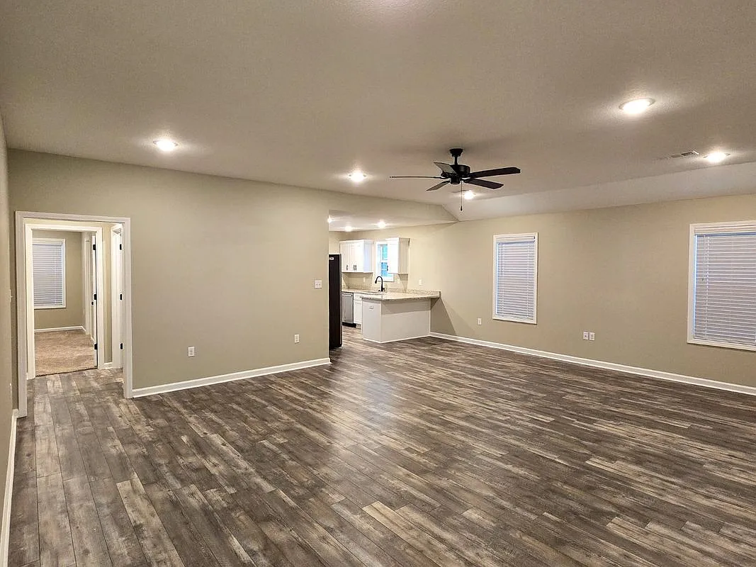 3 bed, 2.0 bath, 1532 sqft, $1,650 — Photo 2