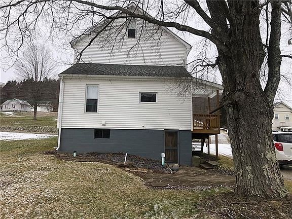 3rd image of 174 Main St