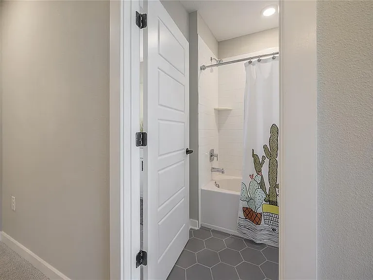 4402 W Gray St #1 — Photo 36