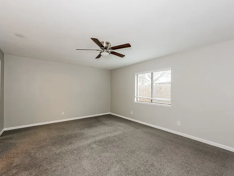 7709 Landmark Ridge St — Photo 9