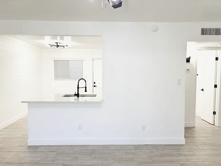 The James — Photo 16