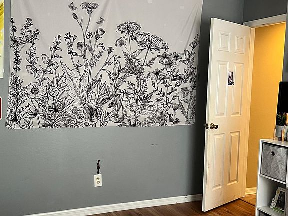 4th image of 1958 Wood Trail St #2