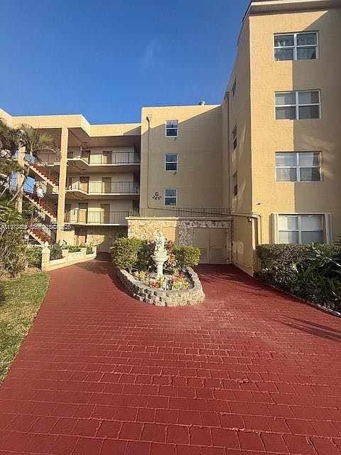 1st image of 2801 Somerset Dr APT 105